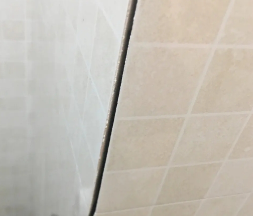繁昌瓷砖空鼓维修公司分享阳台瓷砖脱落的修复过程可以分为以下几个步骤